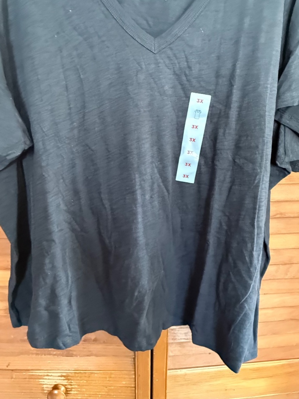 NWT Old Navy Gray V-Neck T-Shirt - Picture 3 of 6